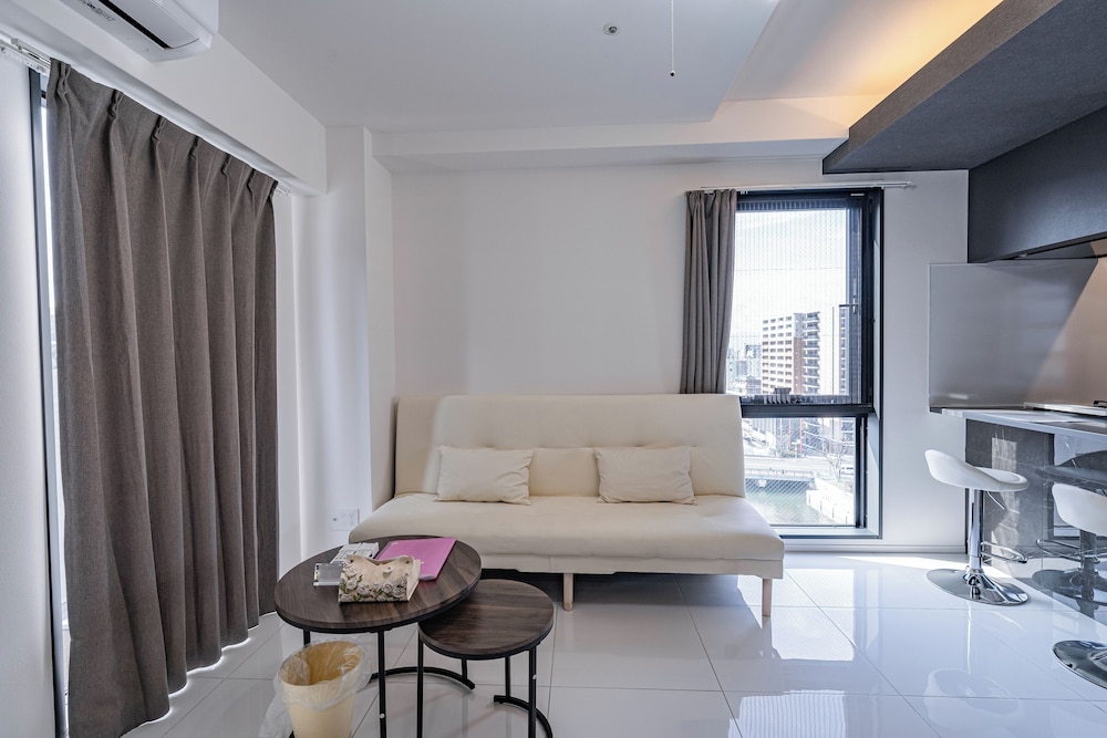 ファミリー スイート バルコニー シティビュー 客室13 | Namba River Side Garden Hotel