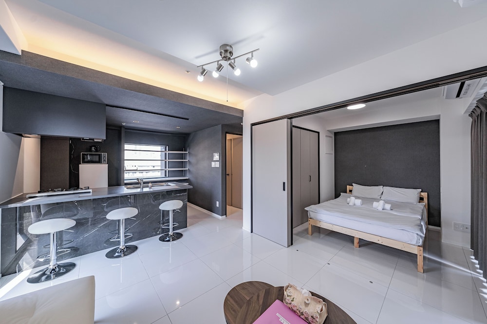 ファミリー スイート バルコニー シティビュー 客室11 | Namba River Side Garden Hotel