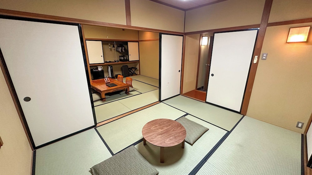 (和美麗・飛騨の間)2間　45平米　トイレ＆バス付 禁煙 客室2 | リブマックスリゾート飛騨高山～臥龍の郷～