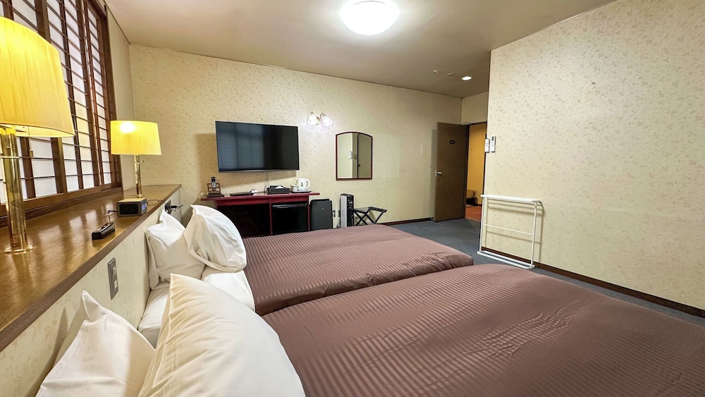 (洋モダンコーナーツイン)28平米　トイレ＆バス付 禁煙 客室1 | リブマックスリゾート飛騨高山～臥龍の郷～