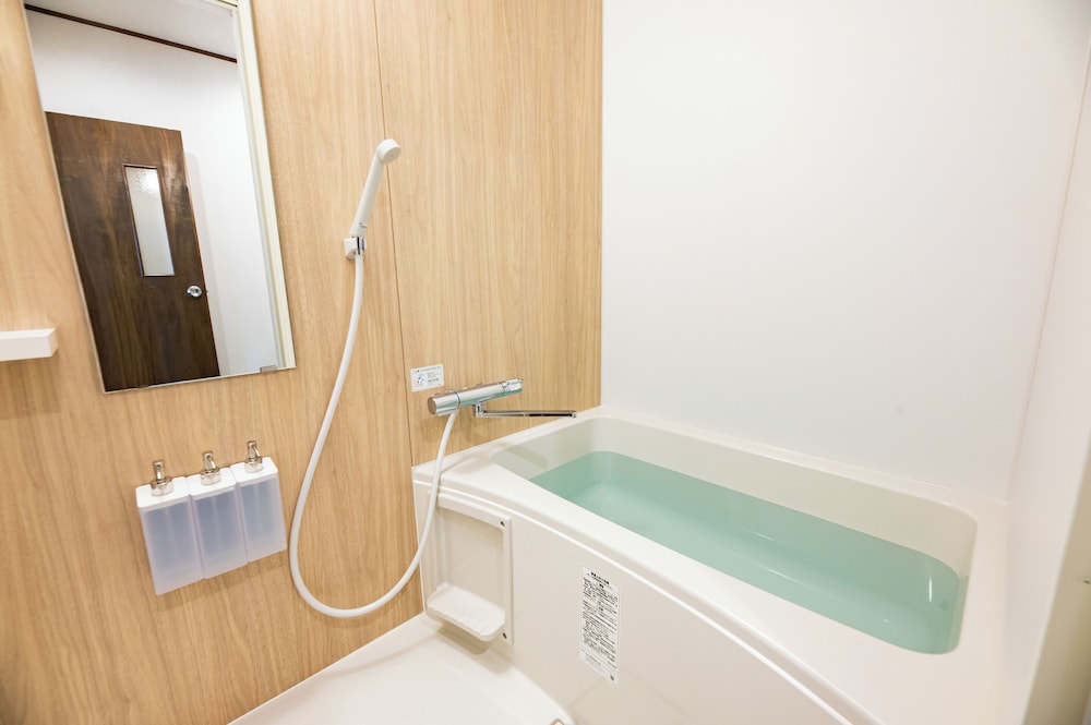 ファミリー ルーム バスルーム1 | Ojanse博多