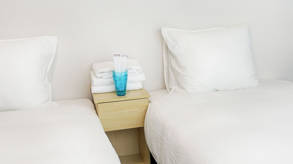 エコノミー ツインルーム 客室5 | Ayanishiki大阪西九条STAY