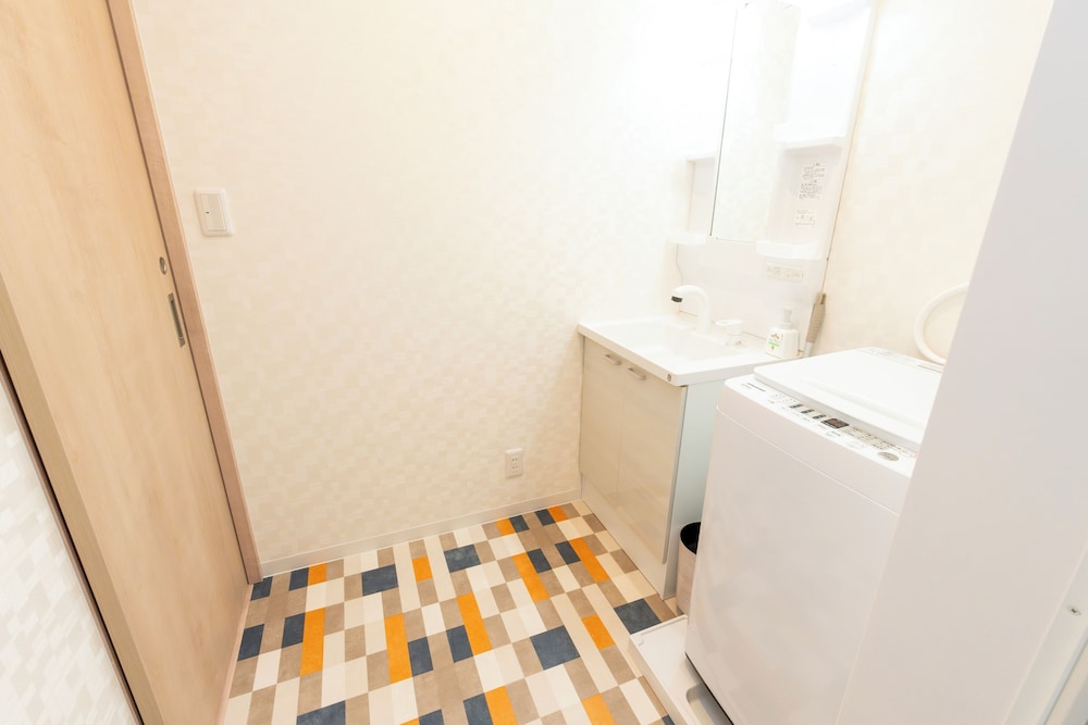 アパートメント バスルーム1 | AIR駅前民泊