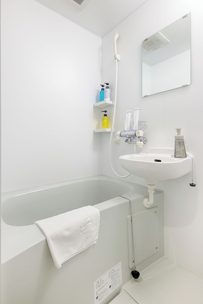 スタンダード ダブルルーム バスルームの設備0 | HOTEL THE POINT京都駅南