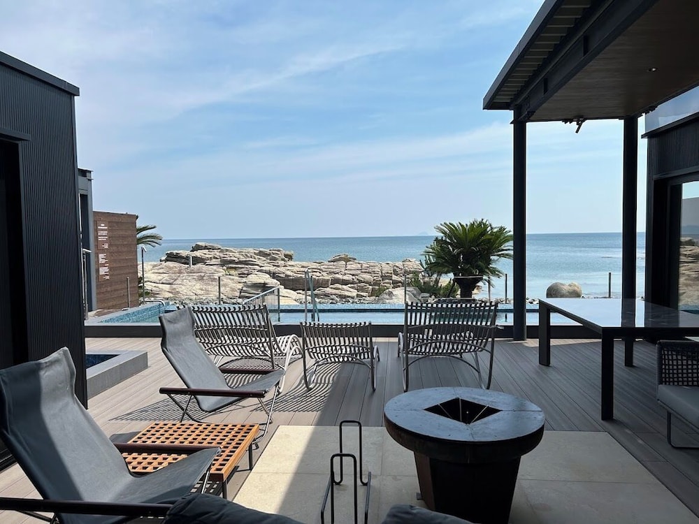 ラグジュアリー ヴィラ 禁煙 オーシャンビュー 部屋からの景観0 | 汐汲浜シーサイドヴィラ 浜つづり
