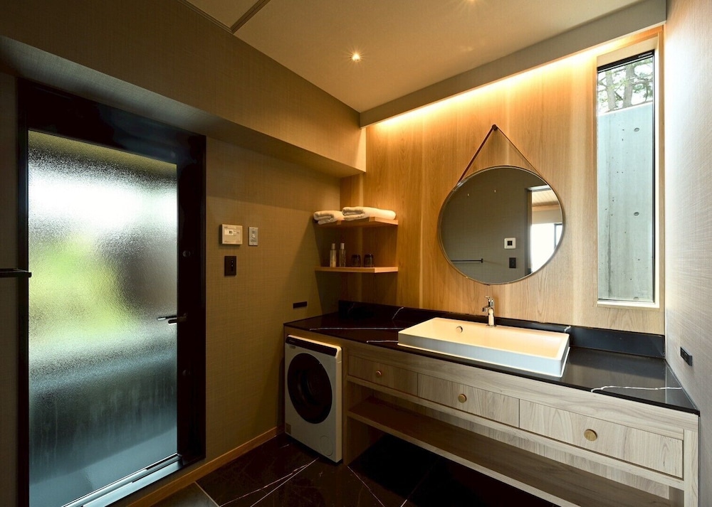 ラグジュアリー ヴィラ 禁煙 オーシャンビュー バスルーム0 | 汐汲浜シーサイドヴィラ 浜つづり