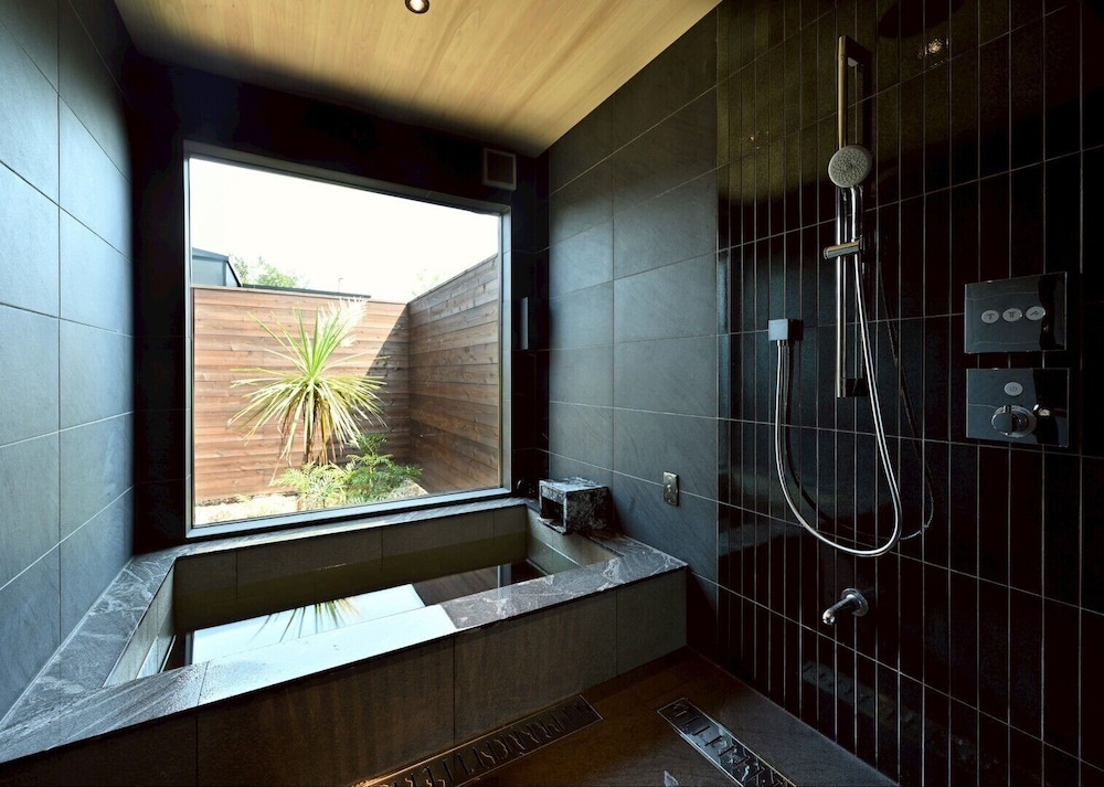 温泉3 | 汐汲浜シーサイドヴィラ 浜つづり