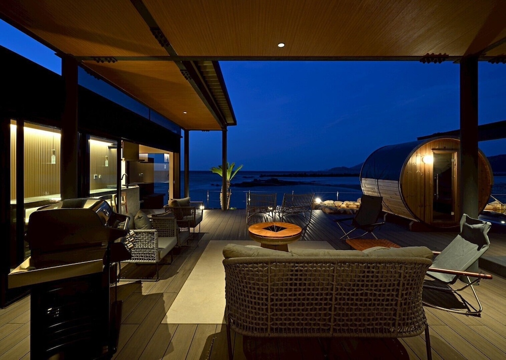 ラグジュアリー ヴィラ 禁煙 オーシャンビュー テラス / パティオ0 | 汐汲浜シーサイドヴィラ 浜つづり