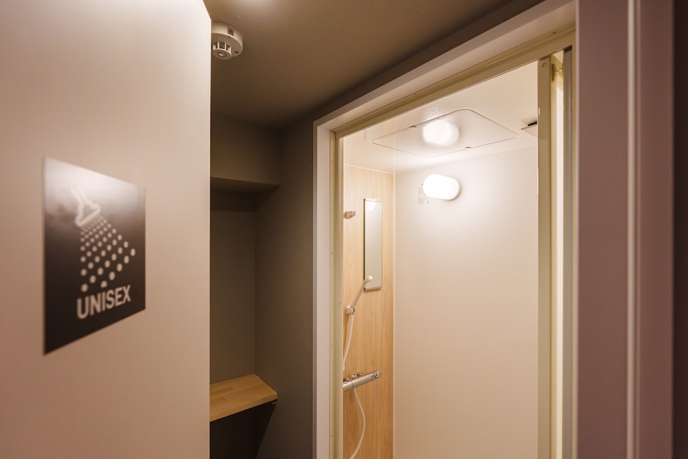 スタンダード トリプルルーム 共用バスルーム1 | 2Z - DOYANEN HOTELS