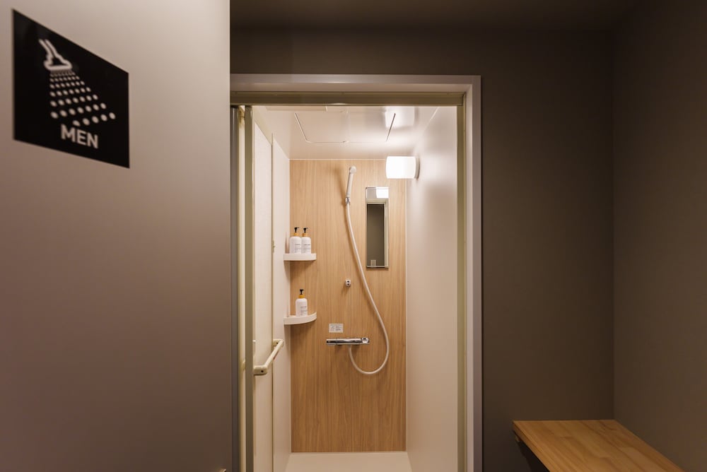 スタンダード トリプルルーム 共用バスルーム0 | 2Z - DOYANEN HOTELS