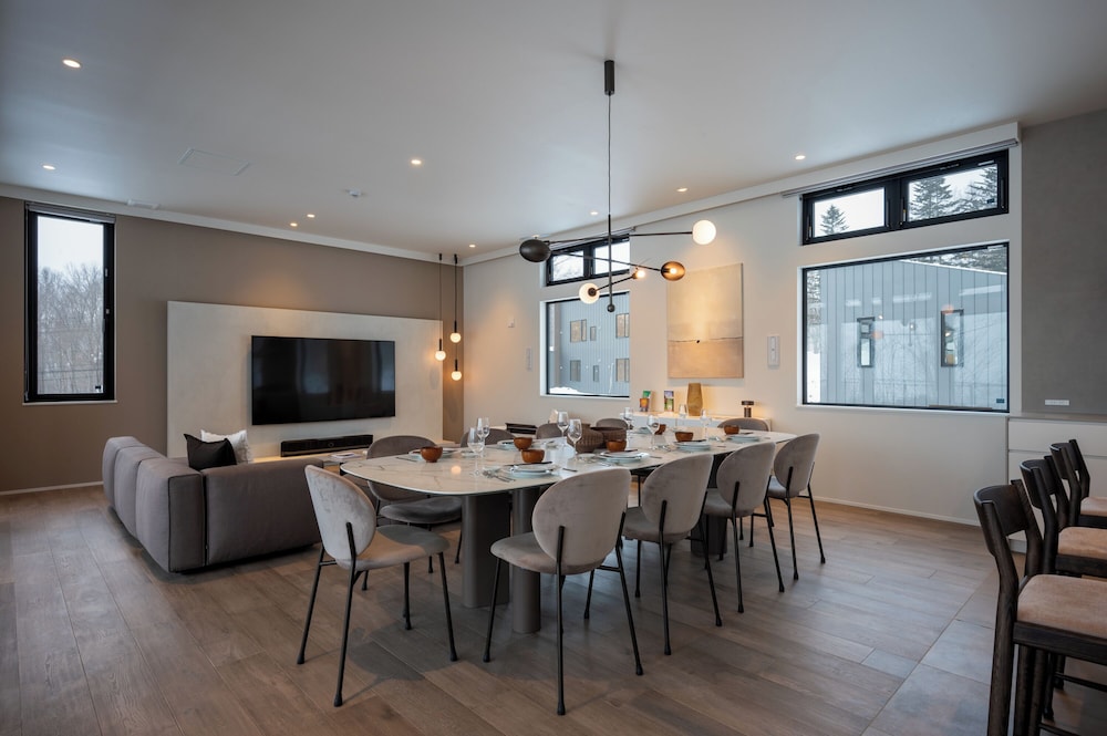 レストラン1 | Mokuren by H2 Life