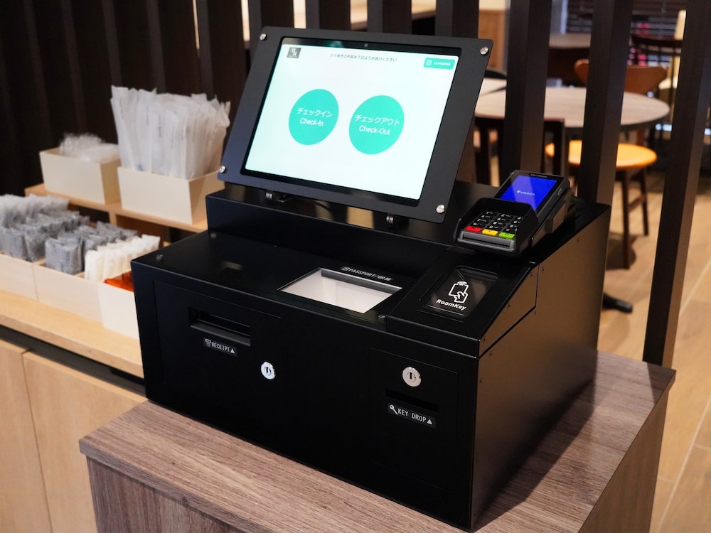 フロント1 | 虎ノ門ホリックホテル