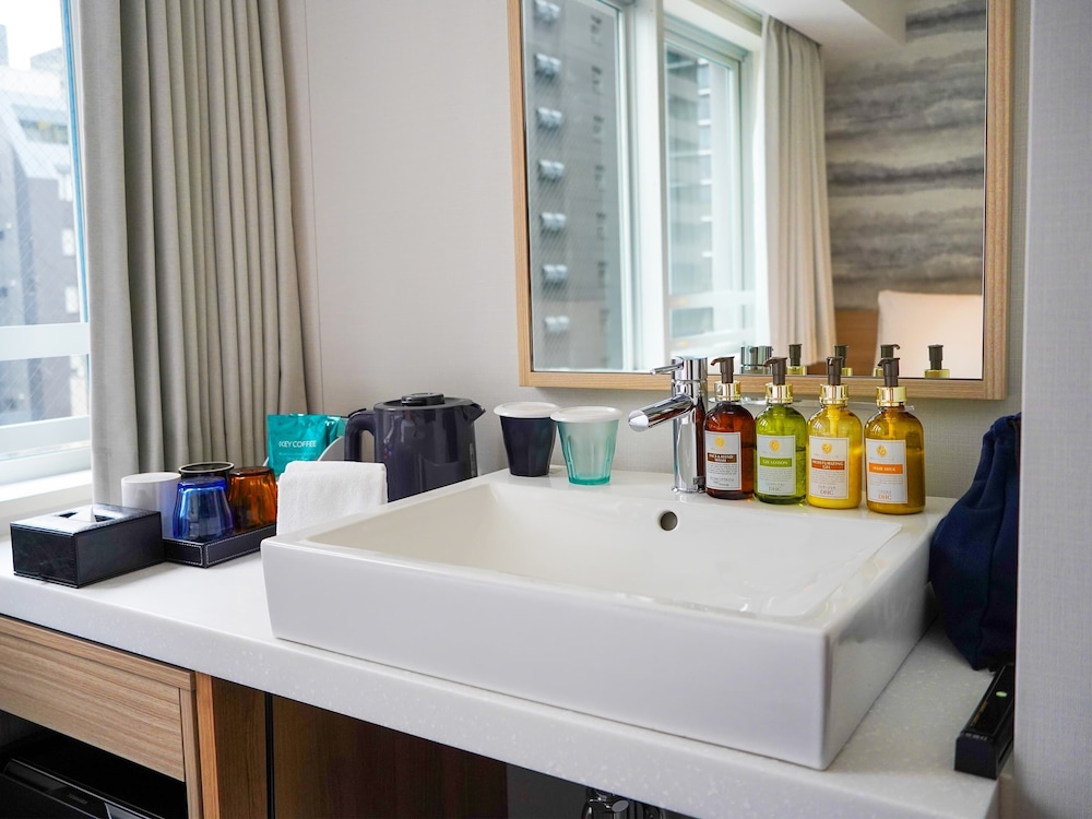 ダブル (シャワーのみ) 禁煙 客室の設備とサービス3 | 虎ノ門ホリックホテル