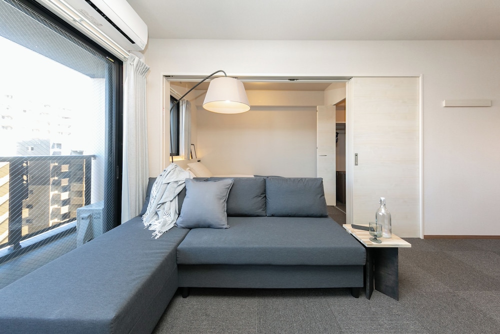 スーペリア スイート 禁煙 シティビュー リビング エリア0 | Living like Hotel Hakata Premium