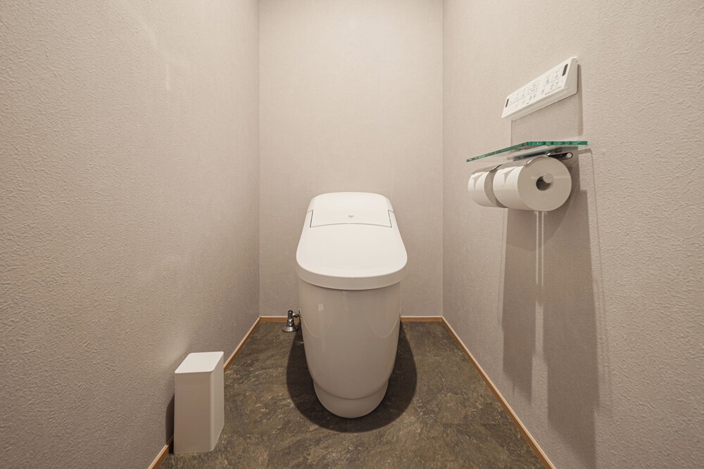 ファミリー 4 人部屋 バスルーム1 | グランドベースMIRAI