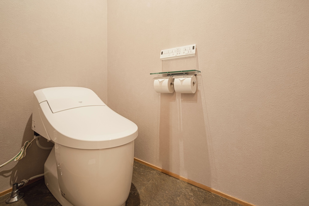 ダブルまたはツインルーム バスルーム1 | グランドベースMIRAI