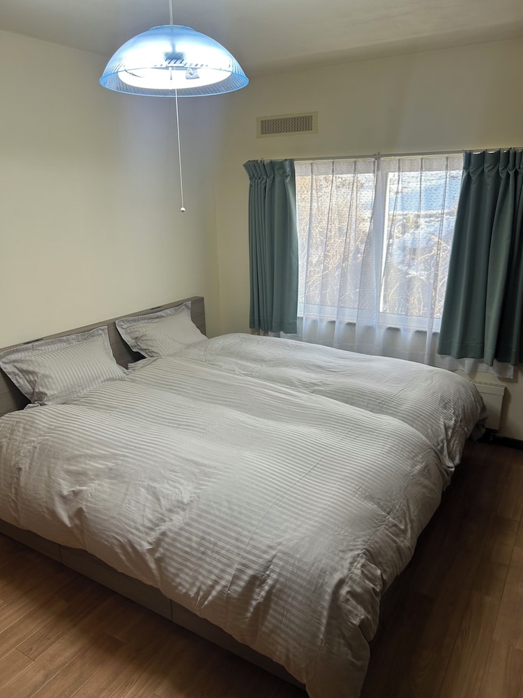 ルーム ラナイ ガーデンビュー 客室1 | 青山ハウス