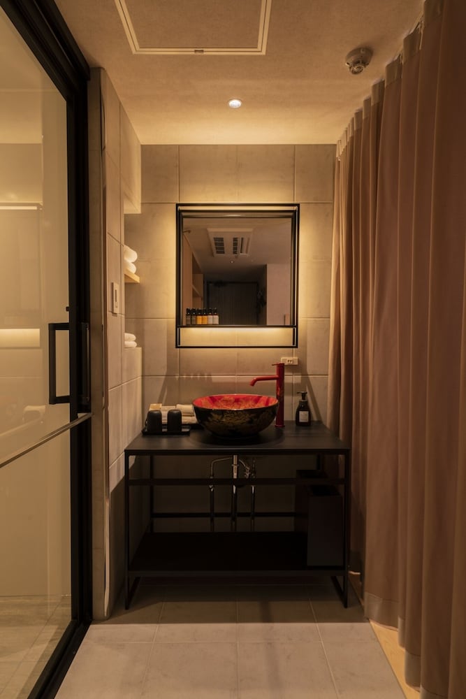 スーペリア ツインルーム バスルーム1 | moire HOTEL YOSHIWARA