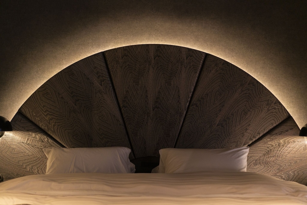 グランド ダブルルーム キングベッド 1 台 | moire HOTEL YOSHIWARA