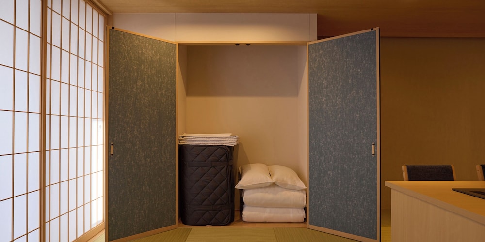 [A] 2ダブル+2布団/6名定員 禁煙 客室4 | Rakuten STAY あわら温泉