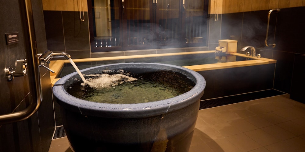 [A] 2ダブル+2布団/6名定員 禁煙 バスルーム3 | Rakuten STAY あわら温泉