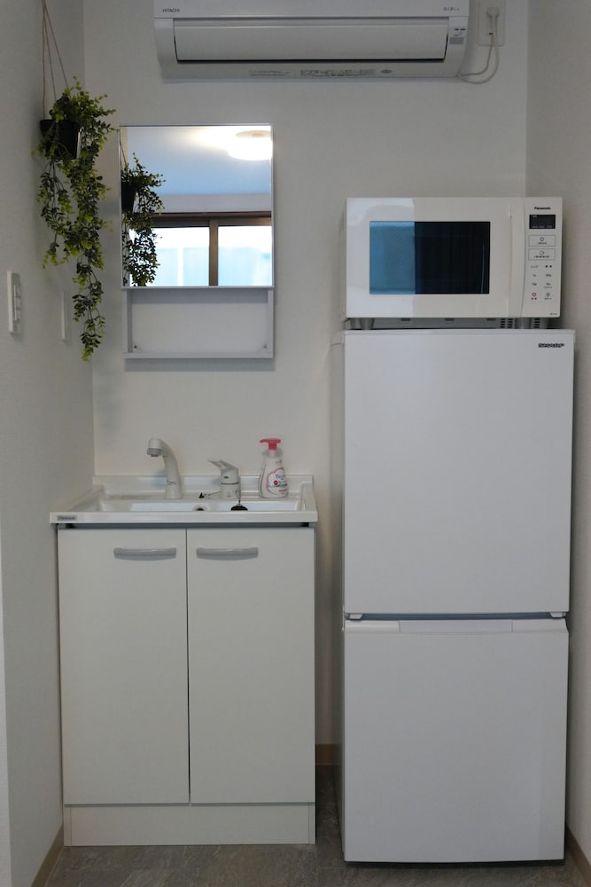 コンフォート トリプルルーム ダブルベッド 1 台ソファーベッド付き 禁煙 専用バスルーム 客室4 | 青麦旅館