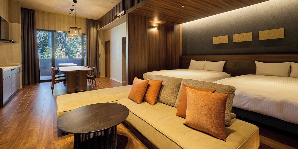 [D_ドッグ可]2クイーン/天然温泉,サウナ，ドッグラン 禁煙 リビング エリア1 | Rakuten STAY VILLA 由布院温泉