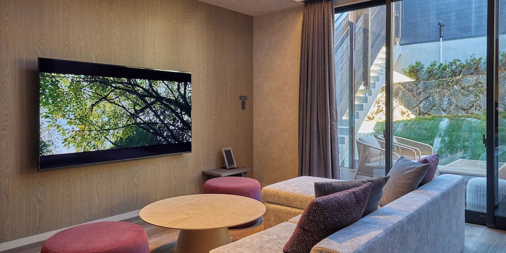 [B]2ダブル+布団4組/露天風呂/８名定員 禁煙 リビング エリア0 | Rakuten STAY VILLA 由布院温泉