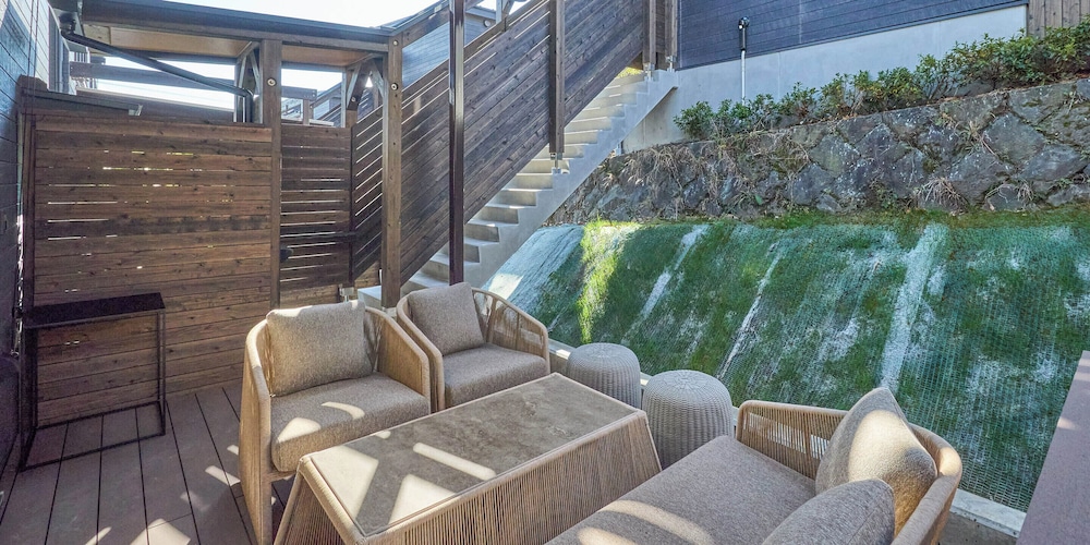 [B]2ダブル+布団4組/露天風呂/８名定員 禁煙 テラス / パティオ0 | Rakuten STAY VILLA 由布院温泉