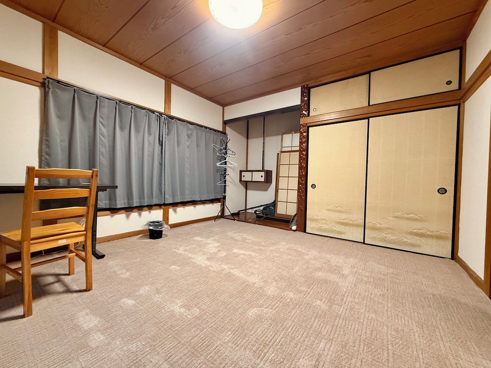 ダブルルーム シティビュー 客室4 | SakuraHouse