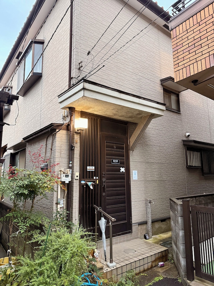 施設の正面1 | SakuraHouse