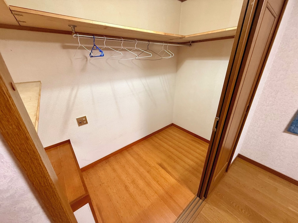 ダブルまたはツインルーム シティビュー 客室1 | SakuraHouse