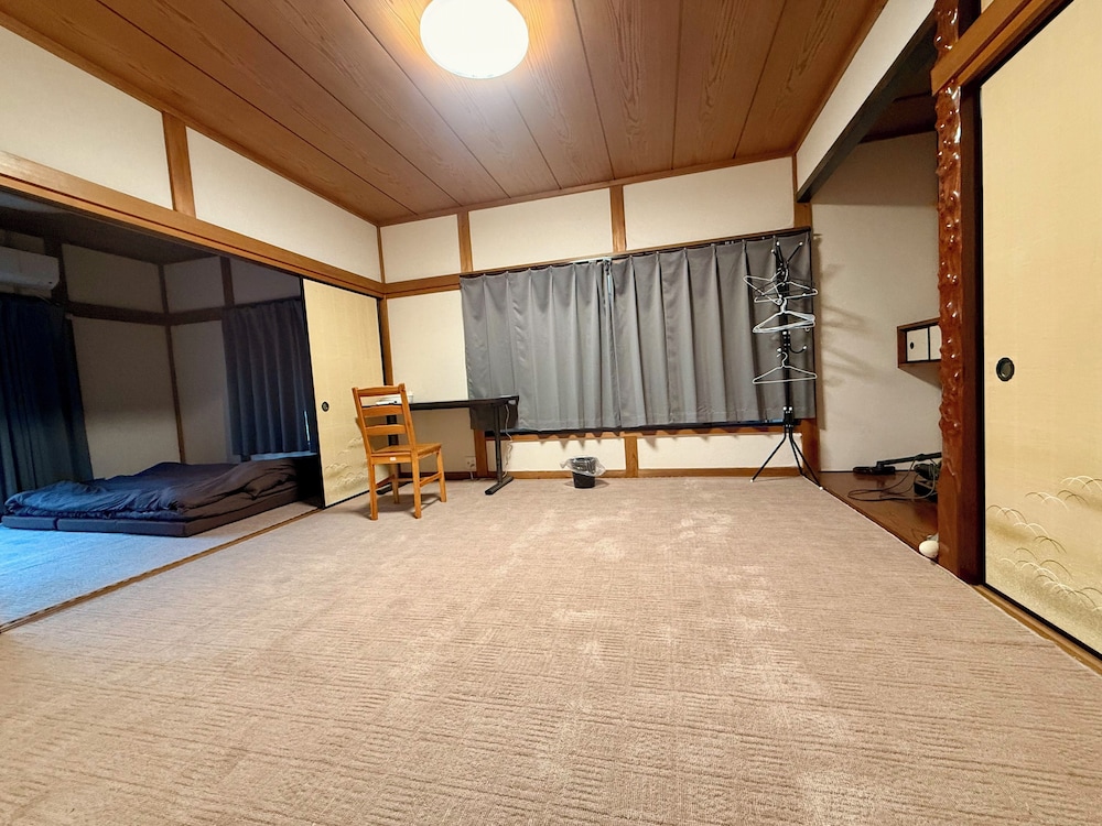 ダブルルーム シティビュー 客室5 | SakuraHouse