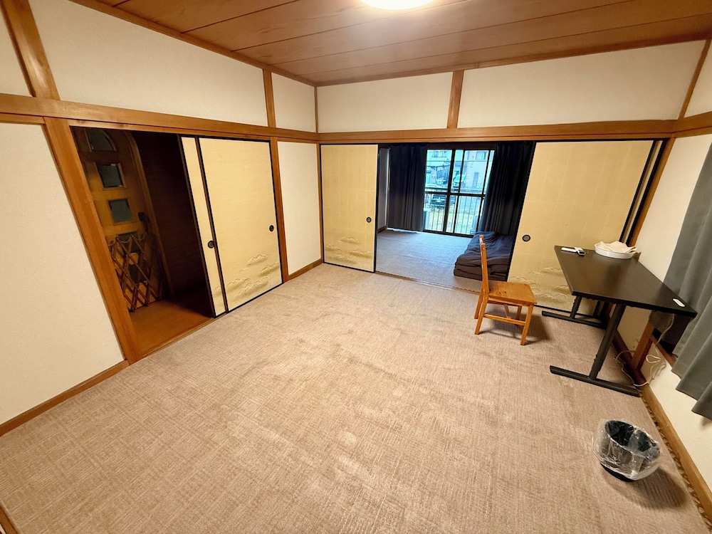 ダブルルーム シティビュー 客室1 | SakuraHouse