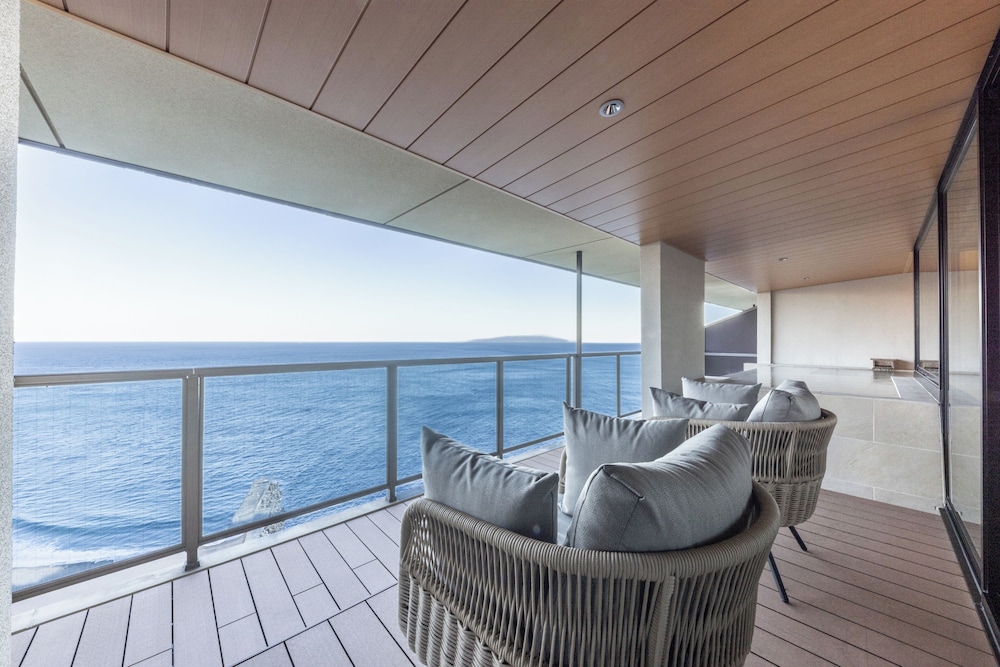 スタンダード ルーム 専用バスルーム オーシャンビュー バルコニー0 | 伊豆リトリート 熱川粋光 by 温故知新