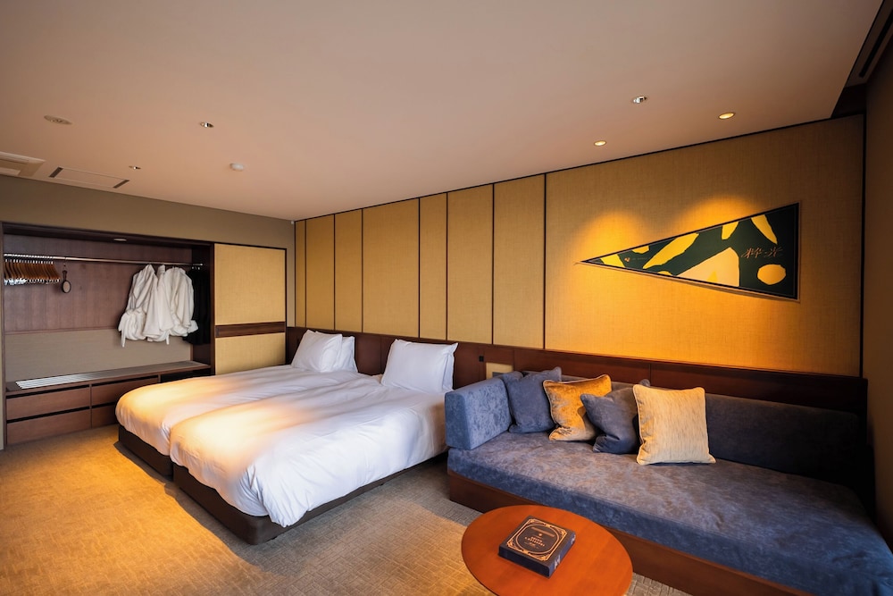 ファミリー スイート サウナ オーシャンビュー 客室1 | 伊豆リトリート 熱川粋光 by 温故知新