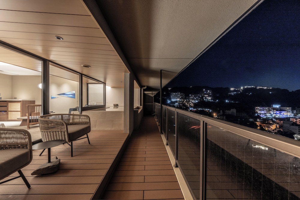 ラグジュアリー スイート サウナ オーシャンビュー バルコニー0 | 伊豆リトリート 熱川粋光 by 温故知新