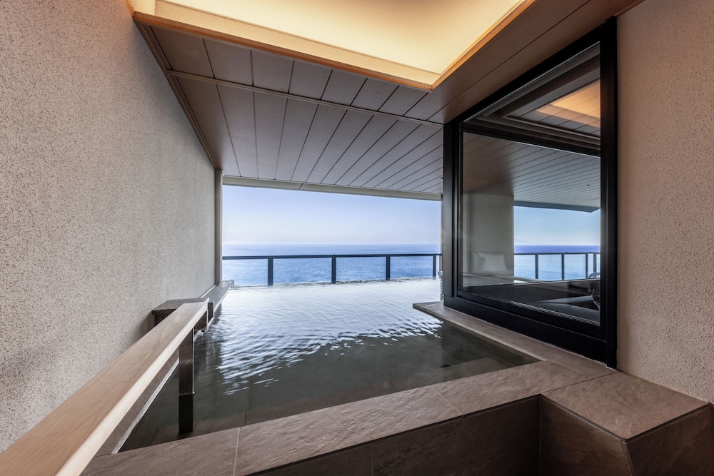 ラグジュアリー スイート サウナ オーシャンビュー バスルーム0 | 伊豆リトリート 熱川粋光 by 温故知新