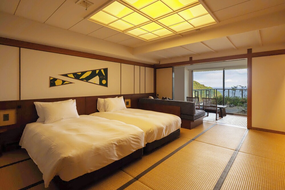 ベーシック ルーム 専用バスルーム 客室1 | 伊豆リトリート 熱川粋光 by 温故知新