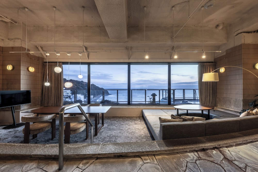 デラックス スイート サウナ オーシャンビュー 部屋からの景観0 | 伊豆リトリート 熱川粋光 by 温故知新