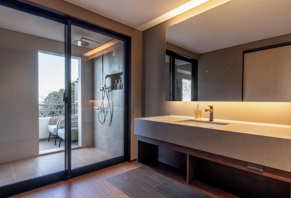 ラグジュアリー スイート サウナ オーシャンビュー バスルームの設備1 | 伊豆リトリート 熱川粋光 by 温故知新