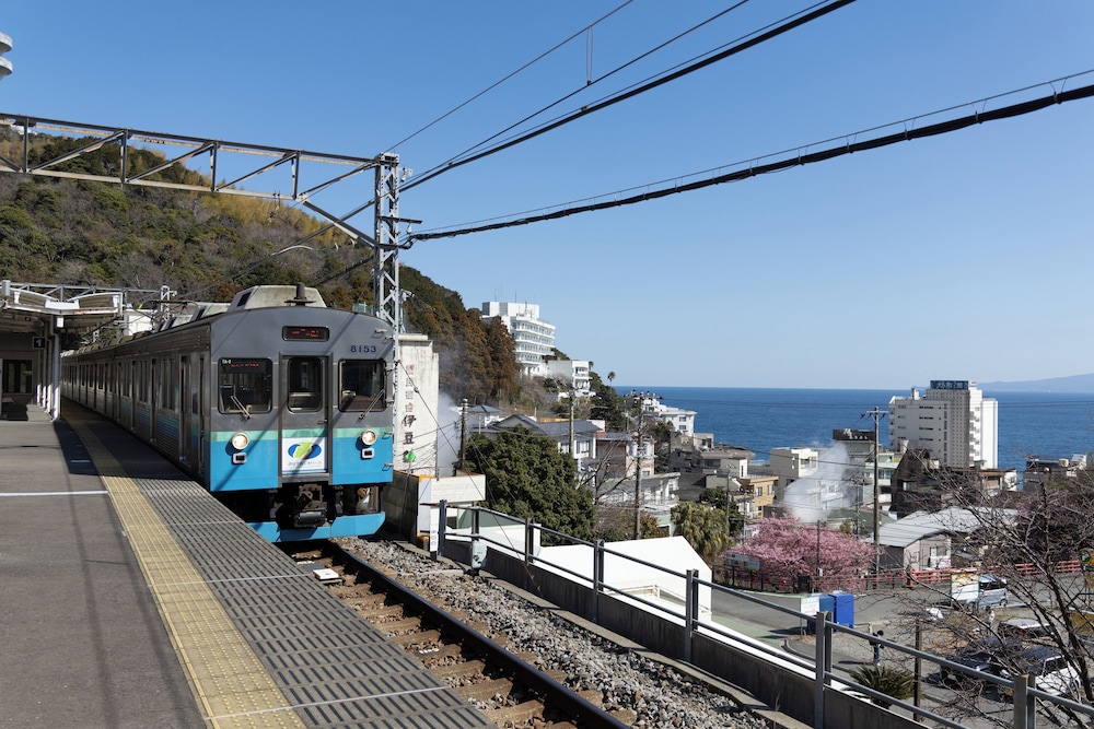 鉄道駅シャトル1 | 伊豆リトリート 熱川粋光 by 温故知新