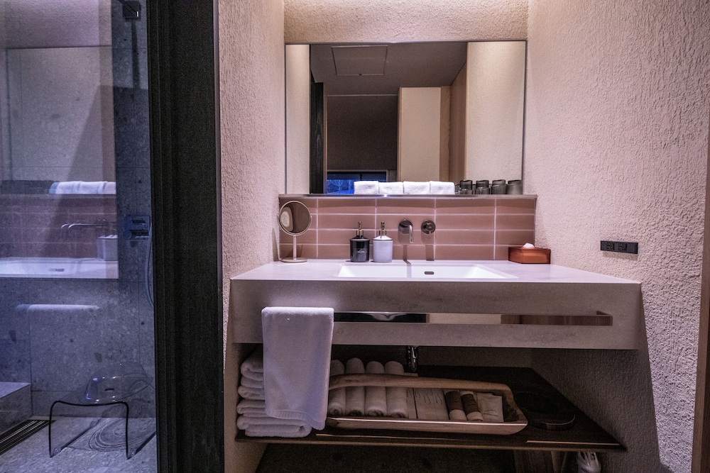 デラックス ツインルーム 禁煙 (03) 客室2 | HOTEL MODA