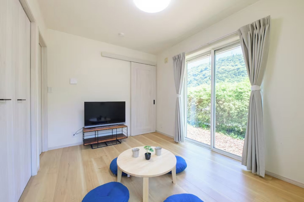 客室1 | アートステイ箱根