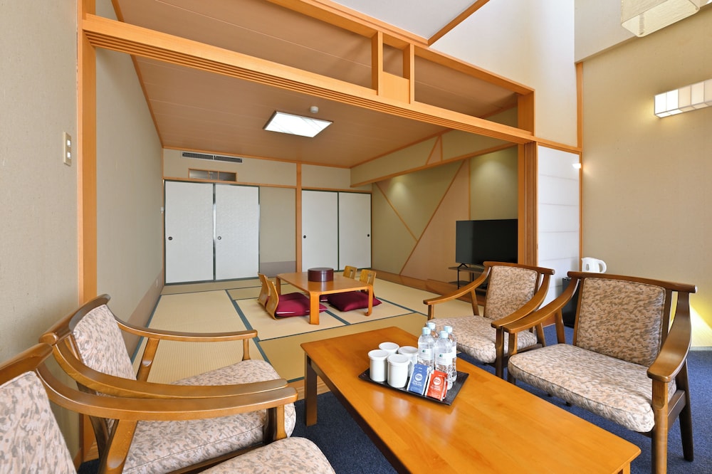 和風クワドラプルルーム マウンテンビュー 客室1 | リブマックスリゾート八ヶ岳