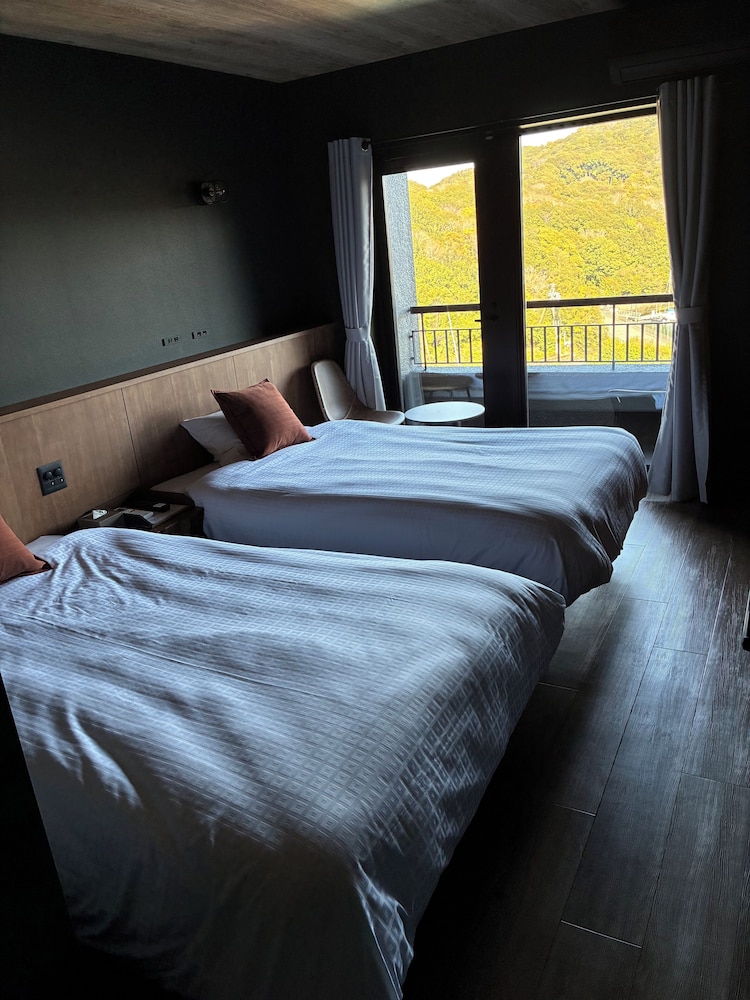 スタンダード ツインルーム ラナイ オーシャンビュー 客室1 | Retreat Hotel ENTO ISESHIMA