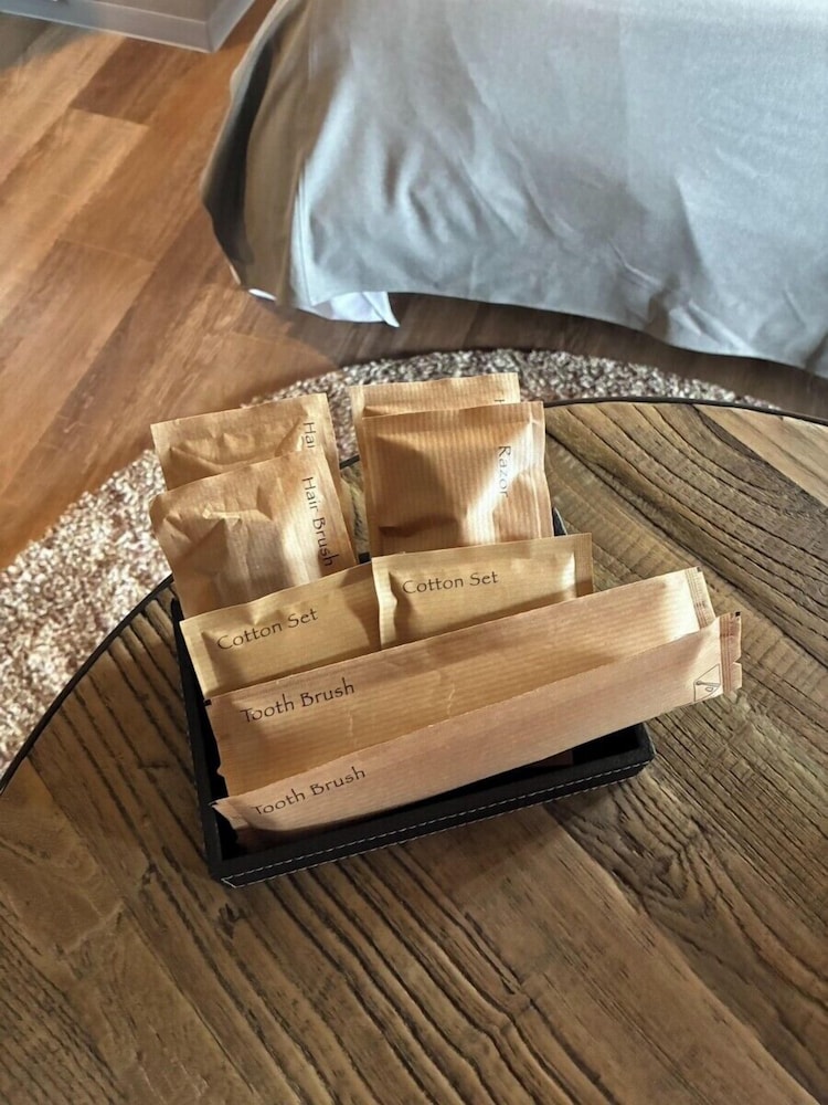 スタンダード ツインルーム ラナイ オーシャンビュー リビング エリア0 | Retreat Hotel ENTO ISESHIMA