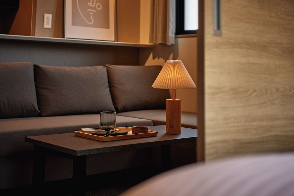 ファミリー ルーム リビング エリア0 | Living like Hotel 博多駅前