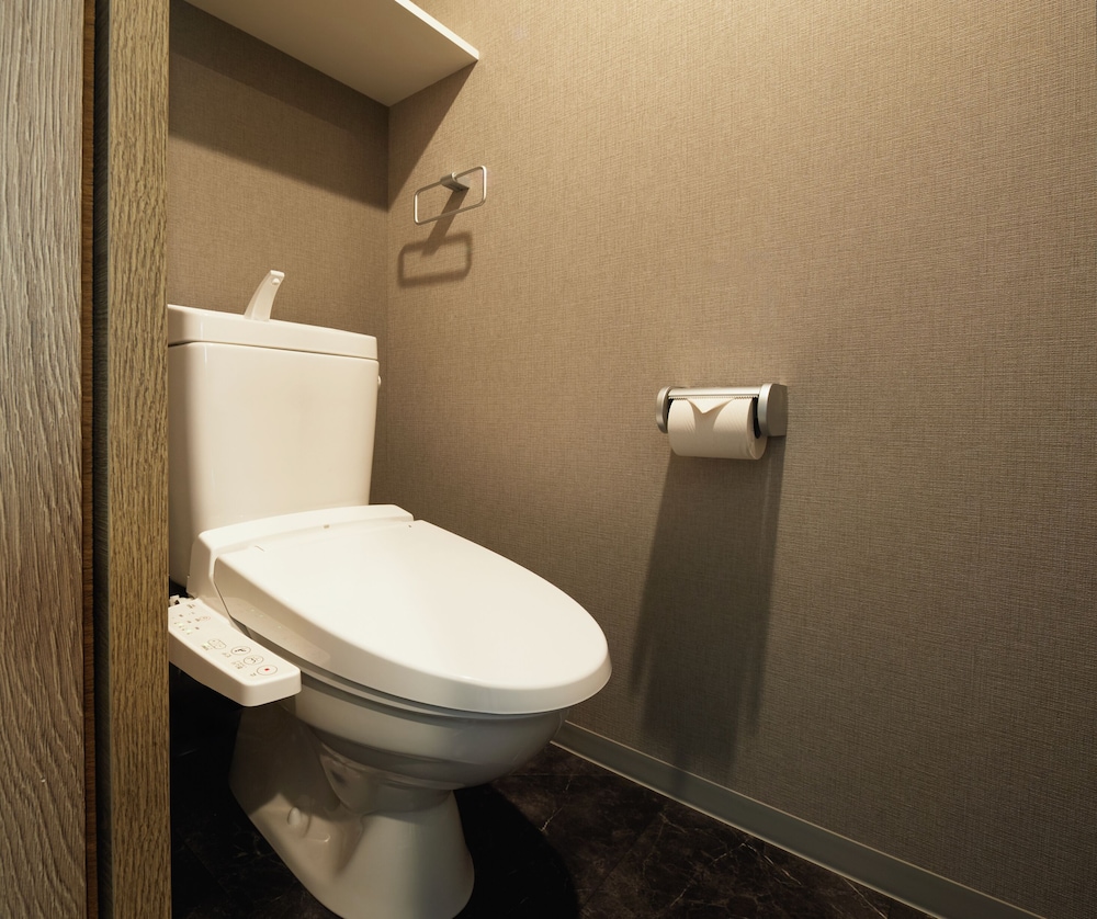 スーペリア ルーム バスルーム1 | Living like Hotel 博多駅前