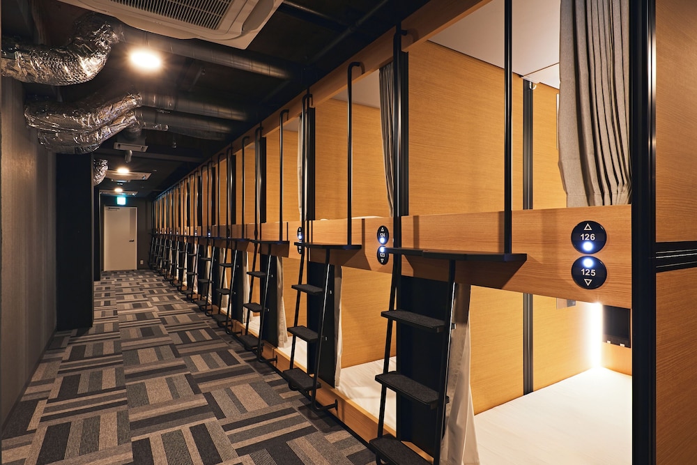 共同ドミトリー 男性限定 禁煙（2名） 客室2 | Shijo Guesthouse HIVE - ホステル